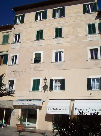 The Bed and Breakfast Porta del Mare in the historic center of Portoferraio on the island of Elba